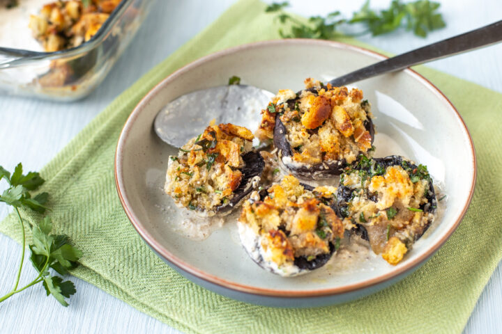 Simple Stuffed Mushrooms in Garlic Cream Sauce - Easy Cheesy Vegetarian