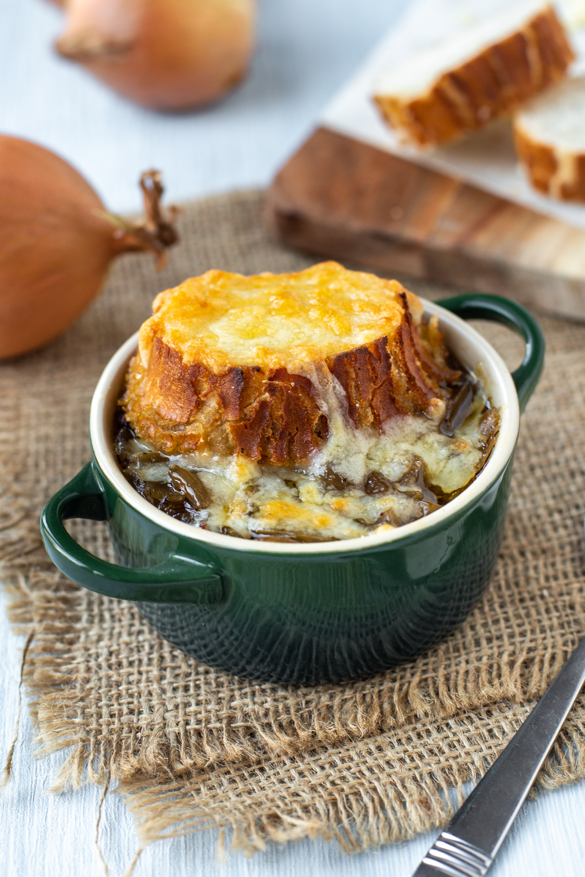 French Onion Soup - Easy Slow Cooker Recipe - The Magical Slow Cooker