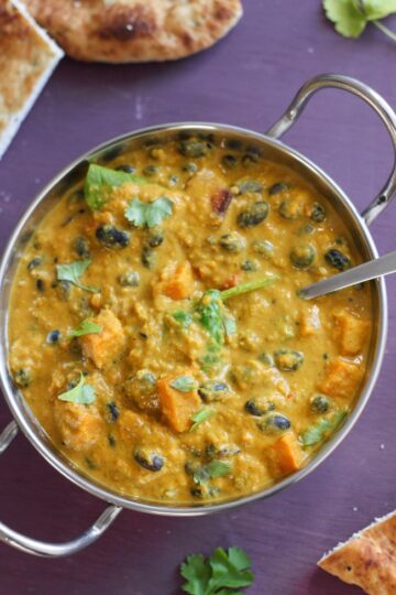 Butternut squash and black bean dopiaza - Easy Cheesy Vegetarian