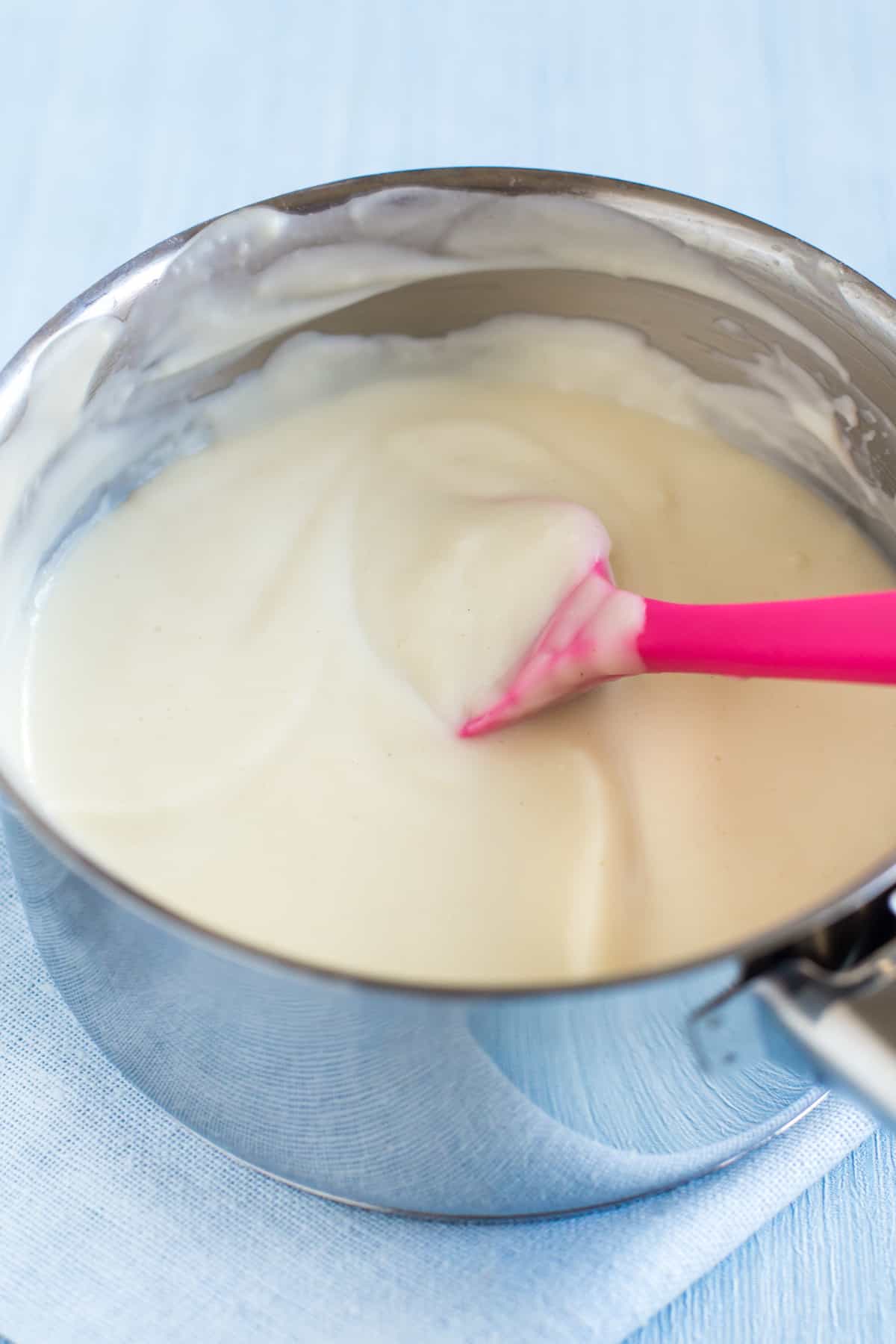How to Make a Simple White Sauce - Easy Cheesy Vegetarian