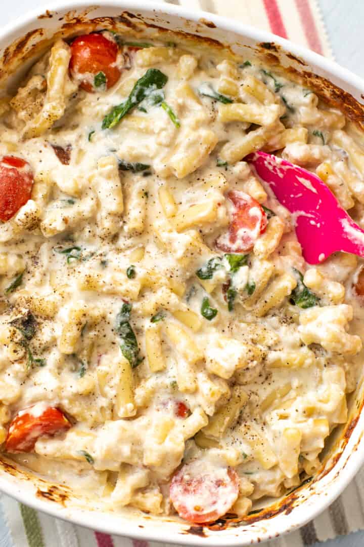 Baked Feta Mac and Cheese - Easy Cheesy Vegetarian