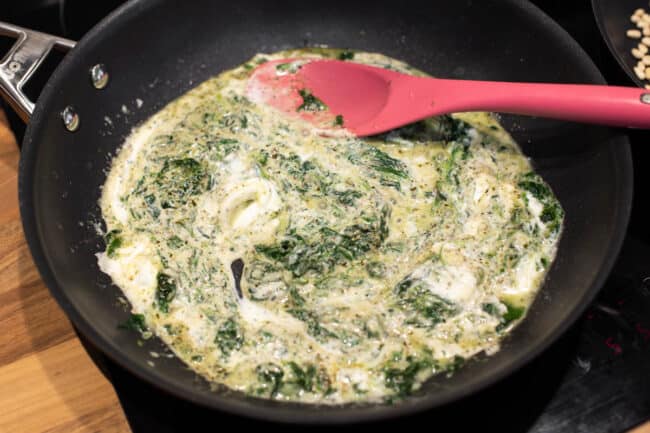 Mafalde Pasta with Spinach and Goat Cheese - Easy Cheesy Vegetarian