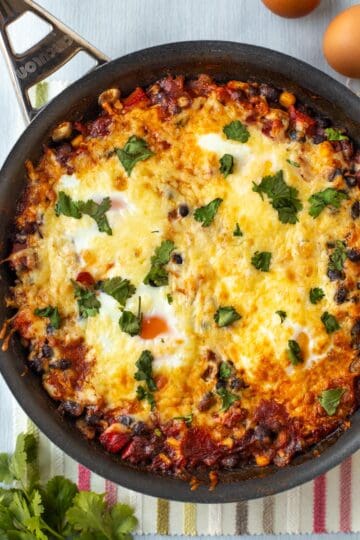 Mexican Baked Eggs - Easy Cheesy Vegetarian